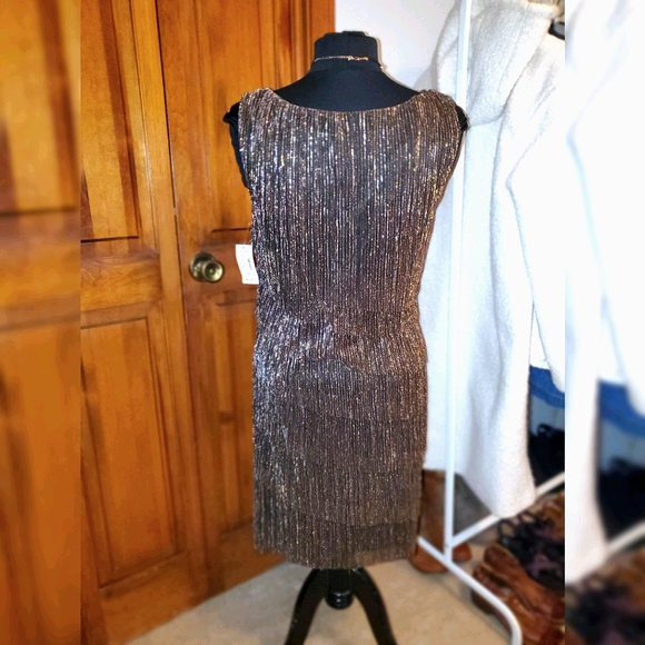 Dress - Picture 2 of 4